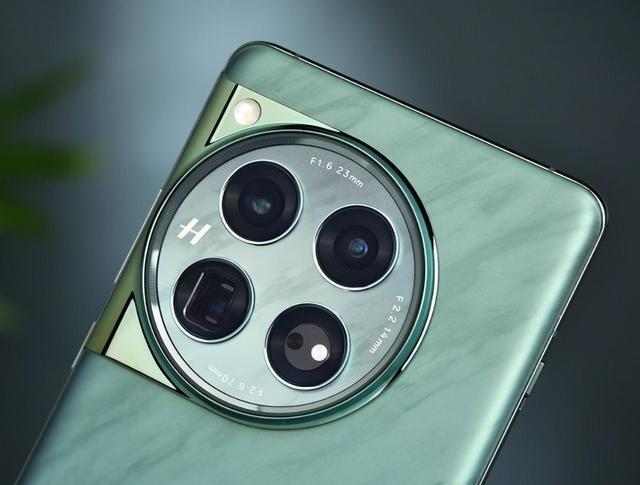 三款信号王者手机推荐:华为Mate 60 Pro、一加12、荣耀Magic 6 Pro综合评测